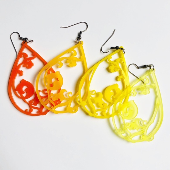 Victorian Art Deco Acrylic Earrings Various Colors - Picture 4 of 8